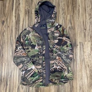 Under Armour women’s small camo jacket-needs a zipper
